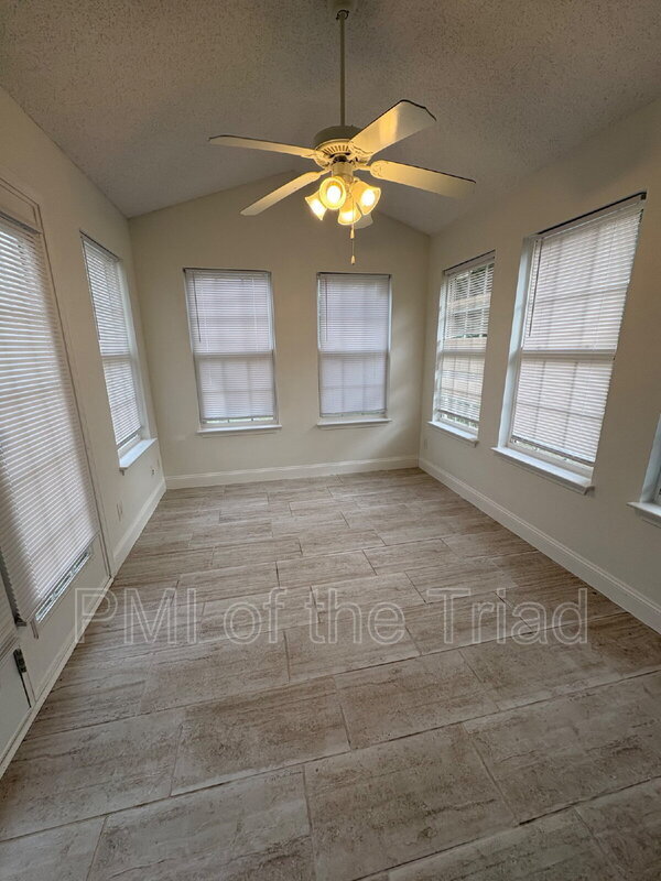 Building Photo - 202 Kinnley Ct