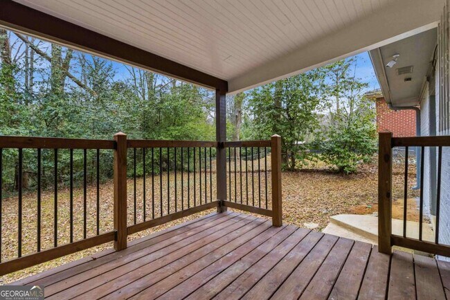 Building Photo - 2953 Meadowview Dr SE
