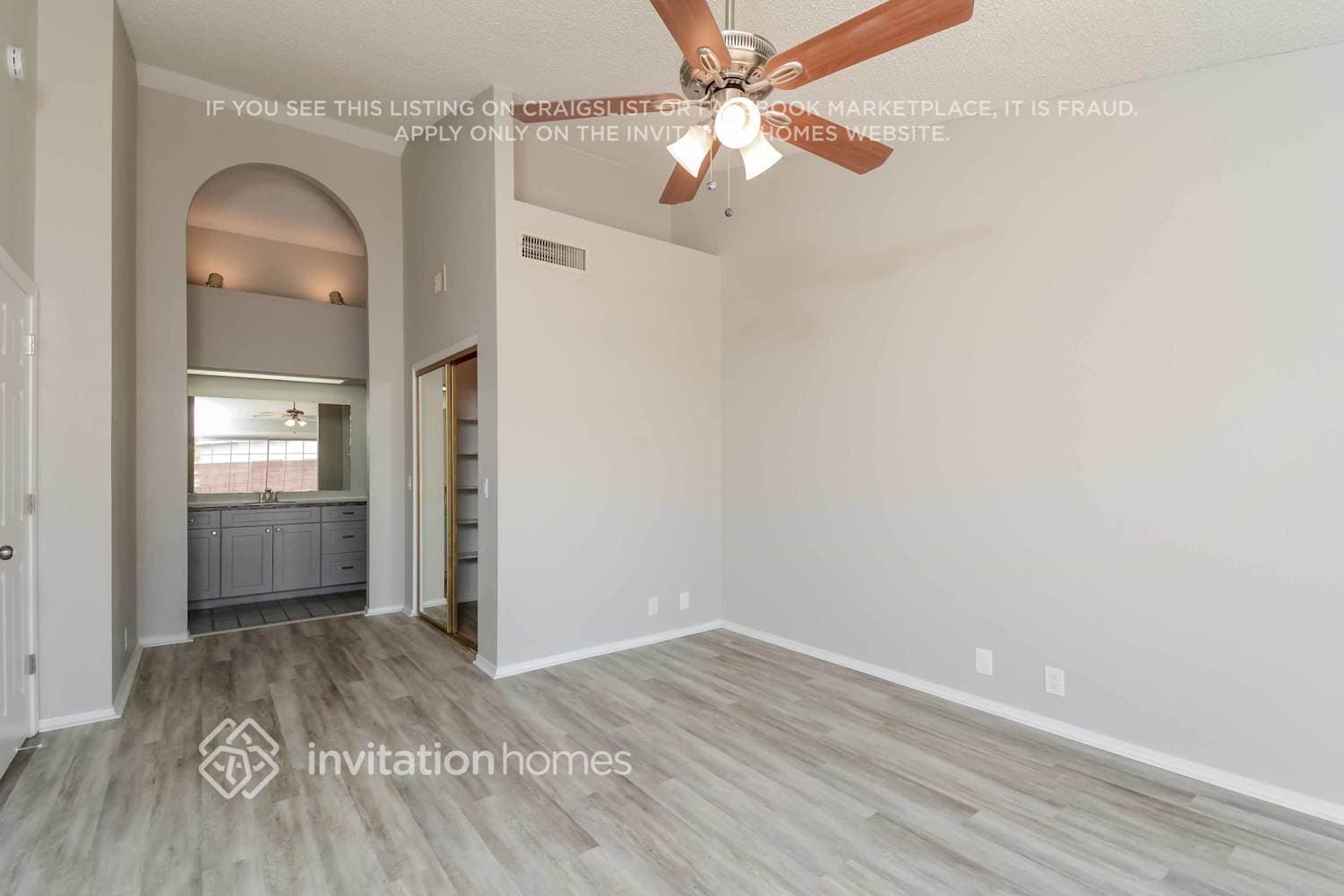 Building Photo - 5925 W Shangri La Rd