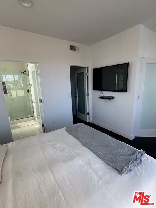 Building Photo - 1739 S Barrington Ave