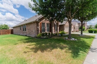 Building Photo - 1001 English Ivy Dr