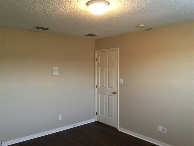 Building Photo - 1545 Amaryllis Cir