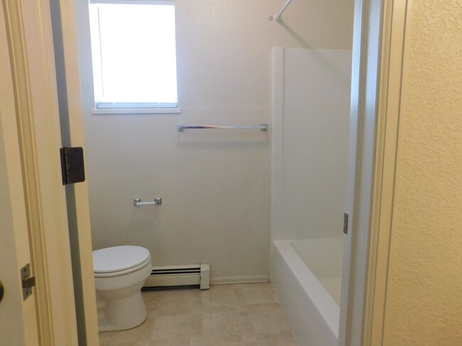 Building Photo - Duplex in Fruita