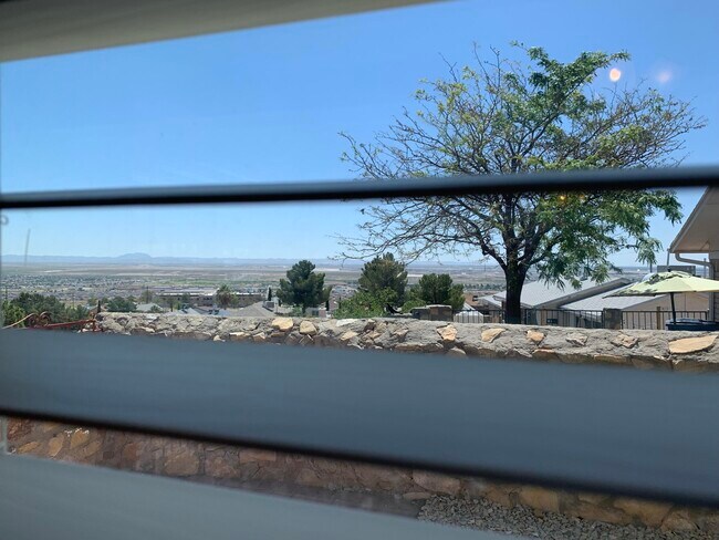 Building Photo - 6745 Ridge Top Dr