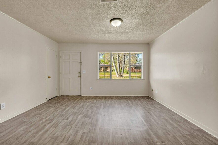 Building Photo - 128 Wyman Dr