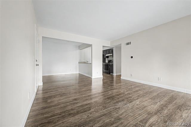 Building Photo - 7665 E Eastman Ave