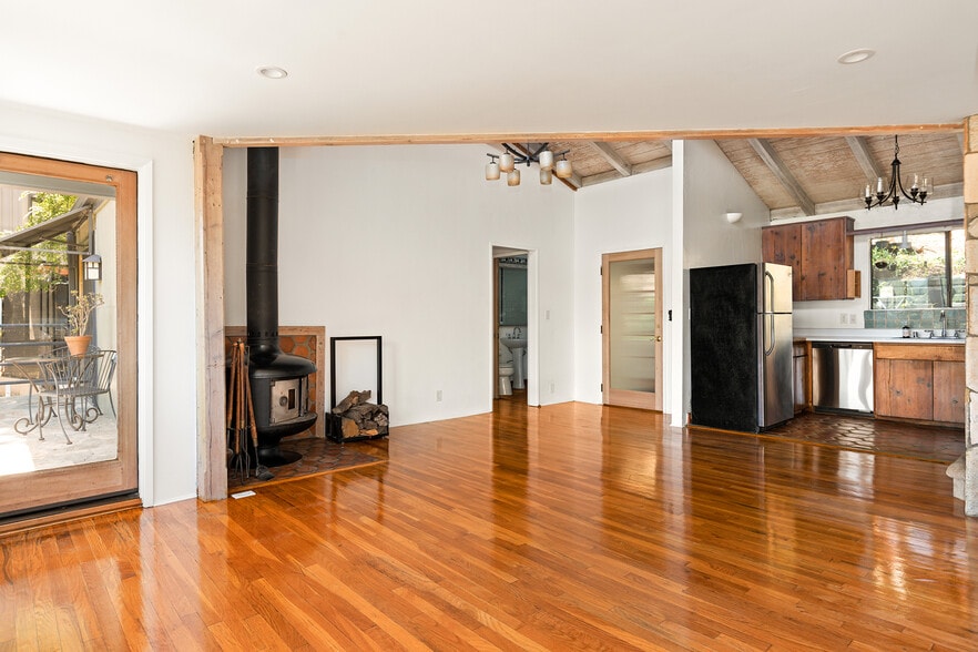 Building Photo - 20932 Canyon Trl