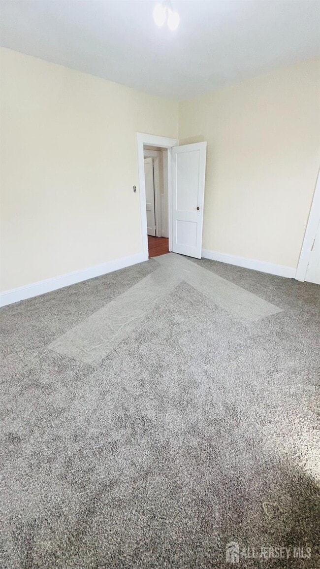 Building Photo - 6 Field Rd