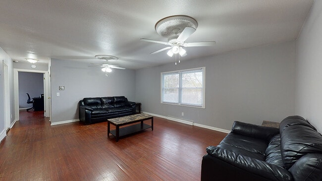 Building Photo - 1022 E Colvin St