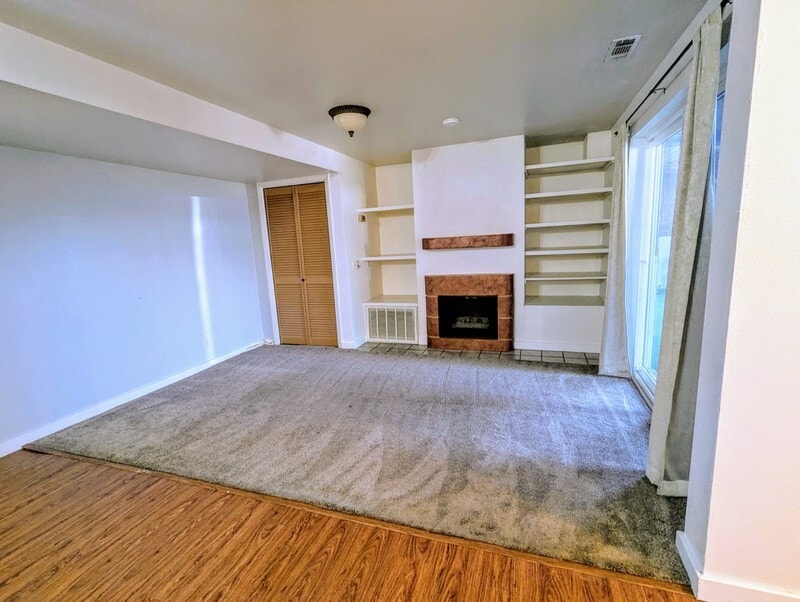 Building Photo - 1761 Willowbrook Dr