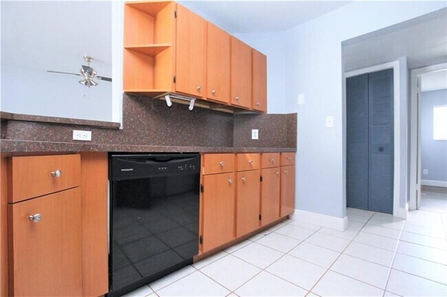 Building Photo - 3413 NW 44th St