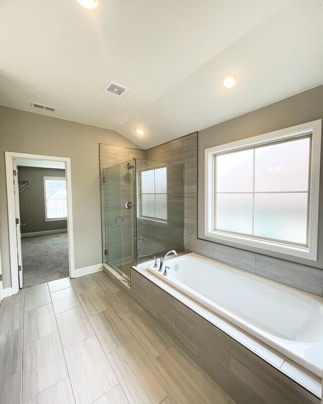 Building Photo - Gorgeous Newer Construction Home!