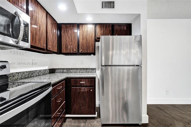 Building Photo - 457 Vista Isles Dr