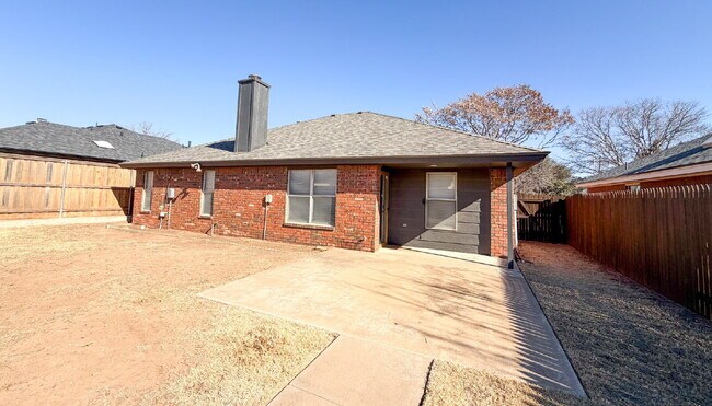 Building Photo - Charming 3/2/2 Located on a Cul-de-sac in South Lubbock.