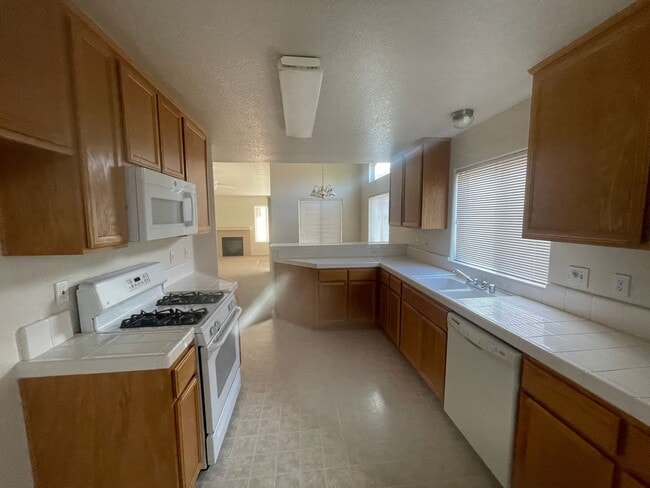 Building Photo - Available Now!! 3-Bedroom, 2-Bathroom Home...