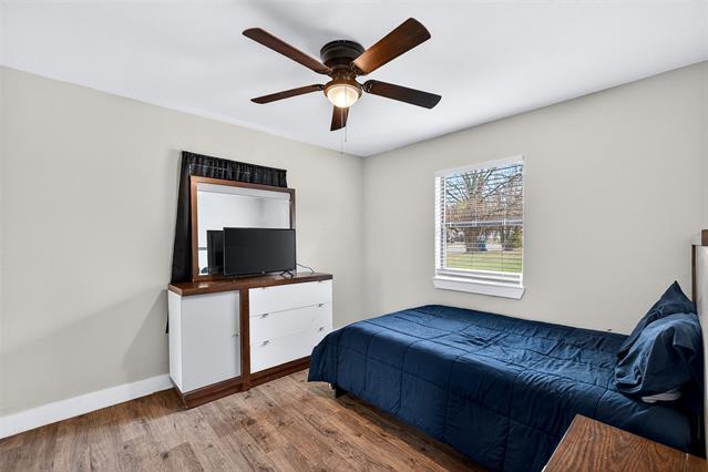 Building Photo - 604 E Summit St