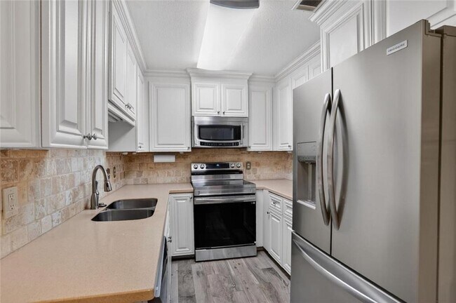 Building Photo - 27207 Plantation Dr NE