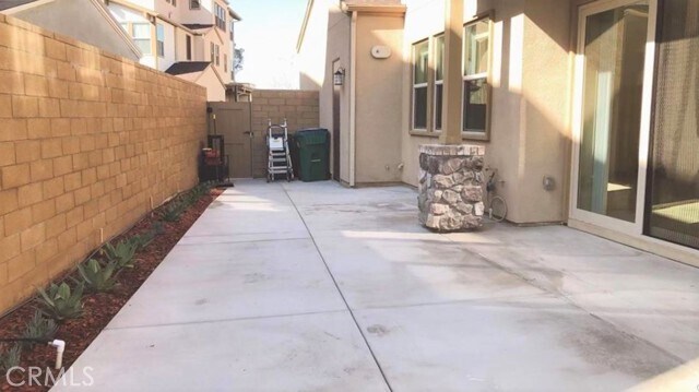 Building Photo - 198 Frame