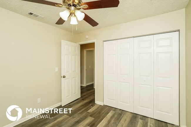 Building Photo - 456 SW Molloy St