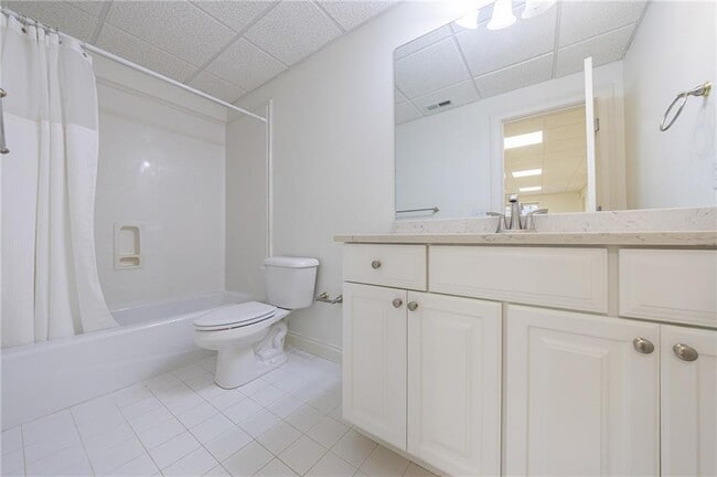 Building Photo - 125 River N Cir