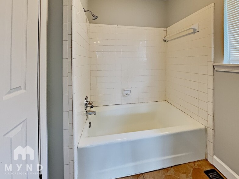 Building Photo - 2269 Belmore Ln