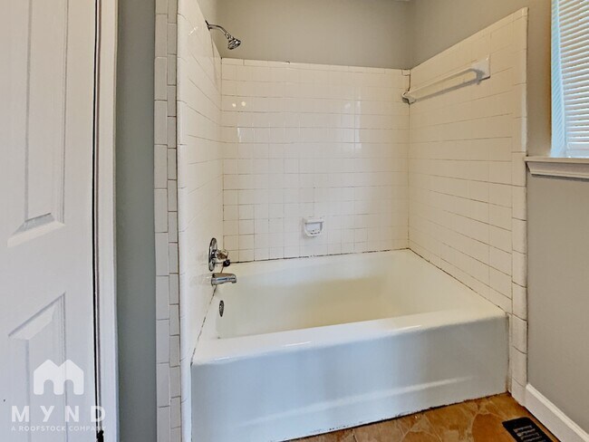 Building Photo - 2269 Belmore Ln