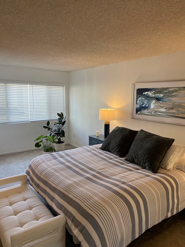 master bedroom - 930 Via Mil Cumbres