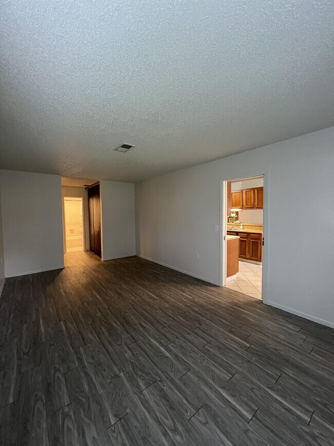 Building Photo - 9123 Alpine Trail St