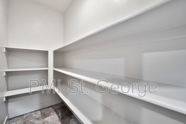 Building Photo - 3731 E Shooting Star Ln