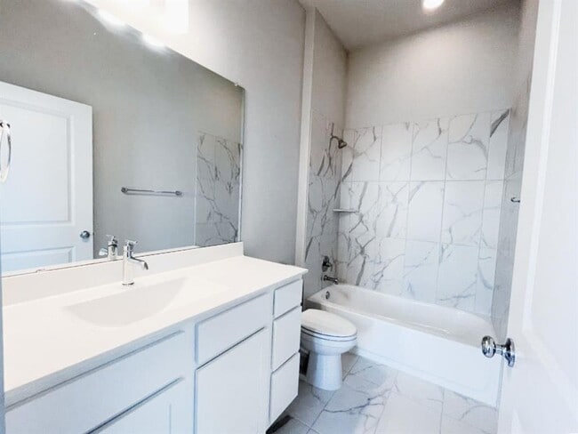 Building Photo - 15103 Ryman Rd