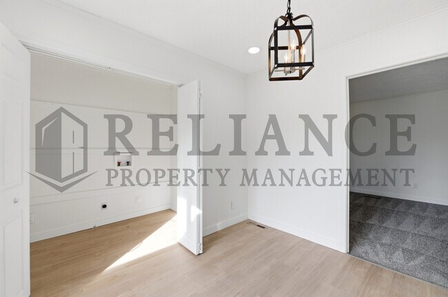 Building Photo - 6651 N Scottsville St