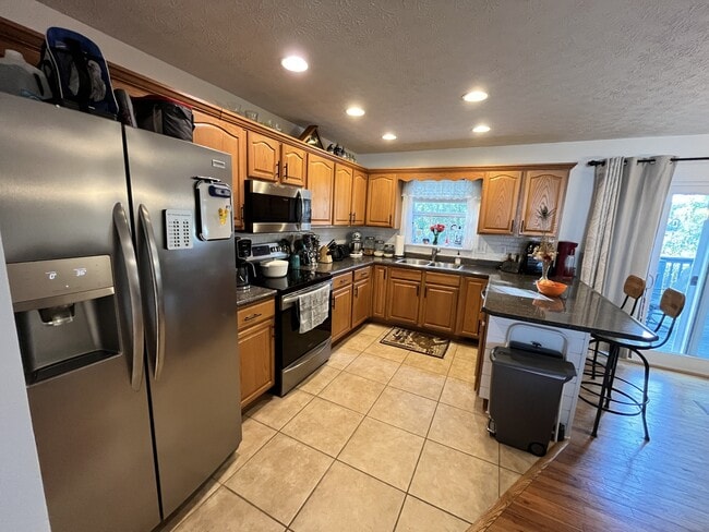 Building Photo - 601 Princeton Dr