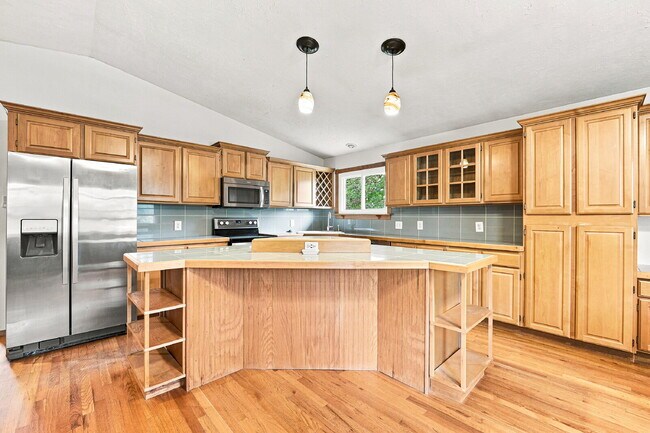 Building Photo - $3,195.95 - 4 Bed, 3 Bath Home in Thornton with Sun Room, Finished Basement & Fenced Backyard