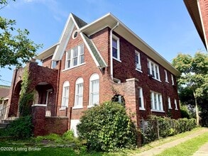 Building Photo - 668 Lindell Ave