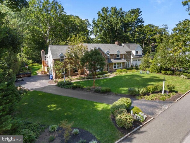 Building Photo - 507 Meadowbrook Cir