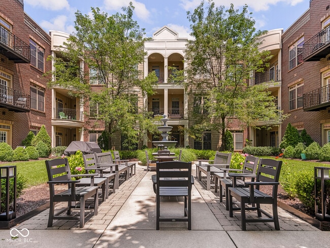 Building Photo - 450 E Ohio St