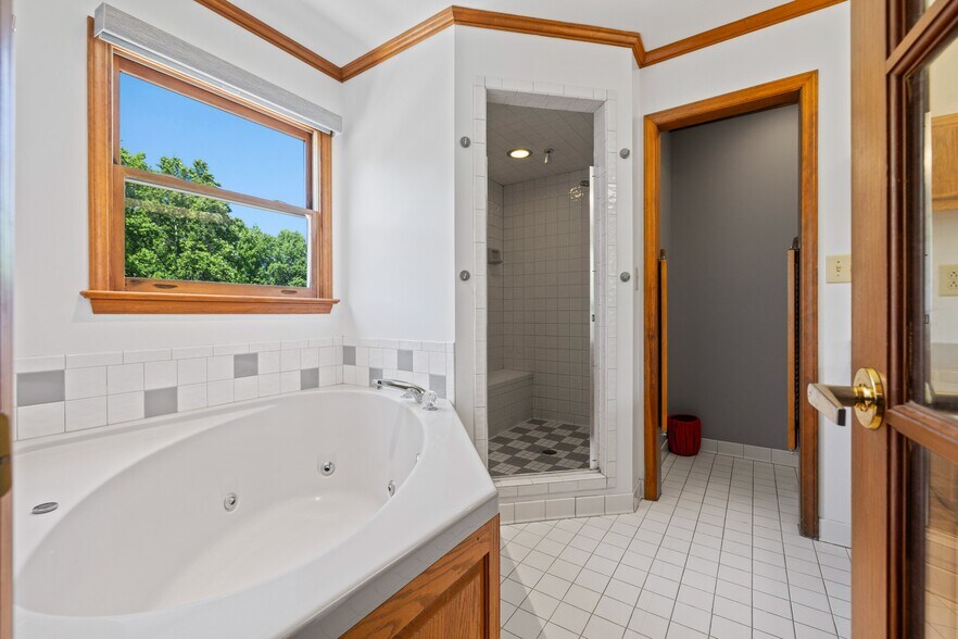 Building Photo - 3010 Eaker Dr