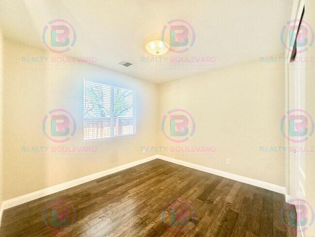 Building Photo - 1767 Fairway Hills Trail