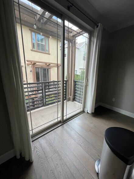 balcony next to kitchen - 2904 Worthing Cmn