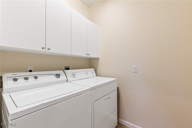 Building Photo - 16107 Mt Abbey Way