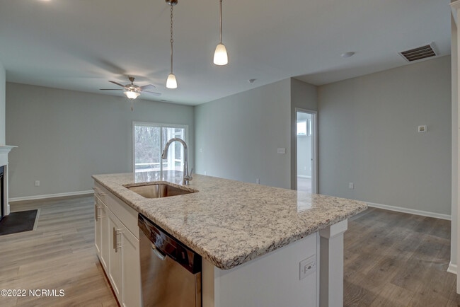 Building Photo - 4409 Finch Ln