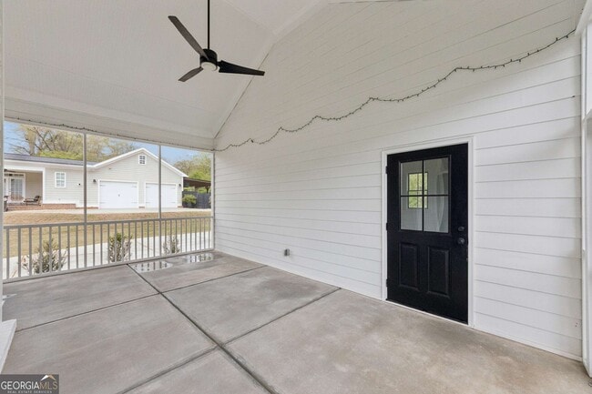 Building Photo - 98 Middle St