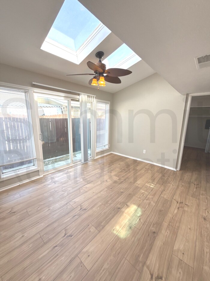 Building Photo - 6076 Dooley Dr