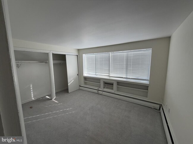 Building Photo - 454 Old Lancaster Rd