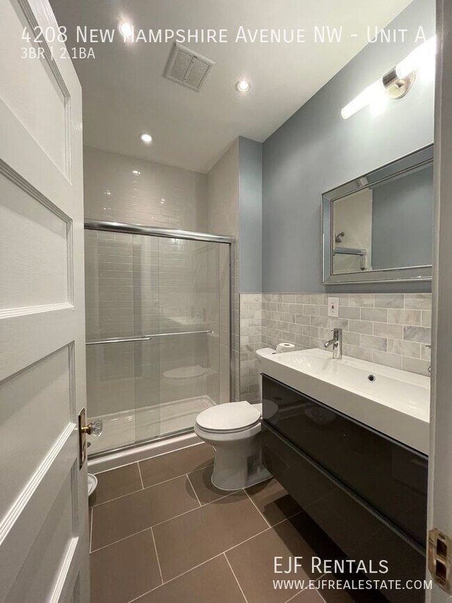 Building Photo - 4208 New Hampshire Ave NW