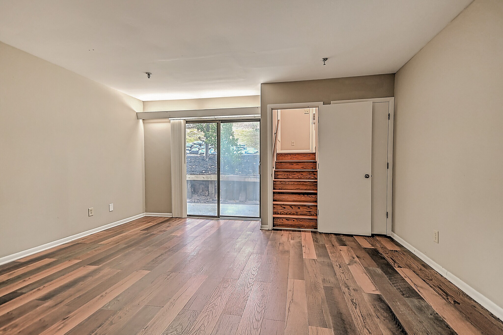 Building Photo - 109 Beechnut St