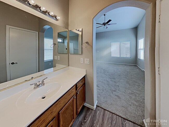 Building Photo - 29459 N Blackfoot Daisy Dr
