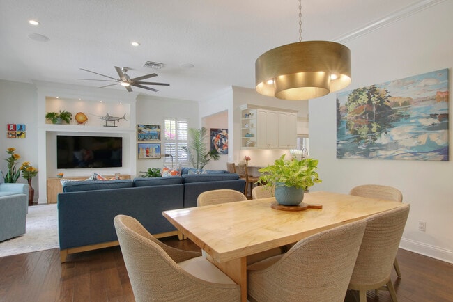 Building Photo - 136 Florence Dr