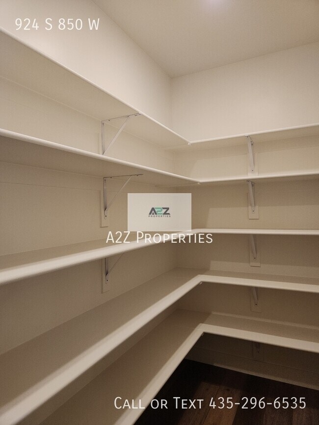 Building Photo - 924 S 850 W