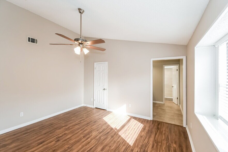 Building Photo - 7631 Collins Ridge Blvd